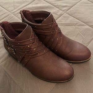 S0 Brown Ankle Booties Sz 8.5 Med